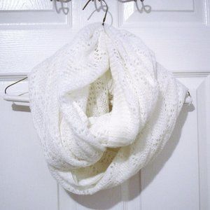 NWT H&M White Knitted Eyelet Infinity Circle Loop Scarf
